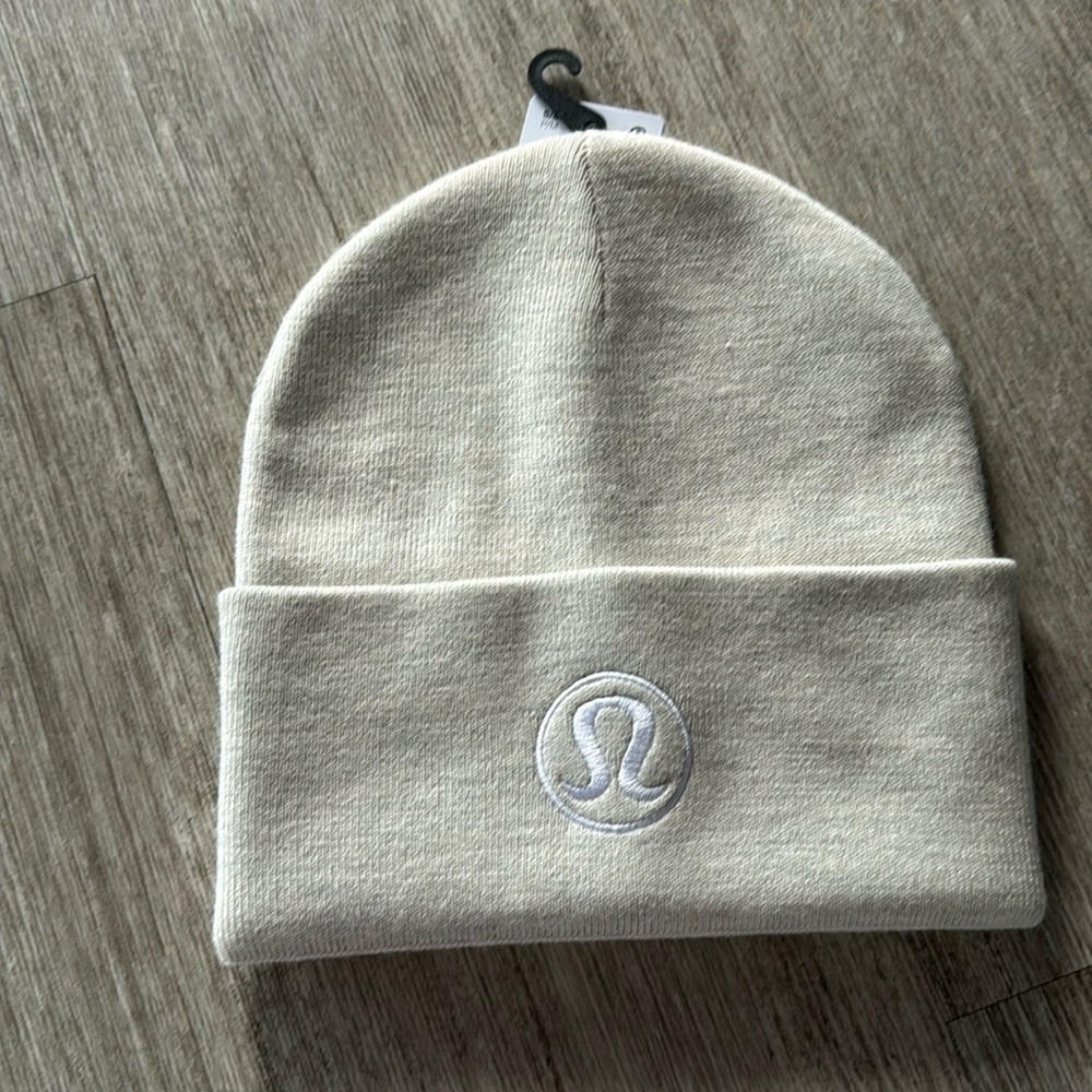 lululemon warm revelation beanie